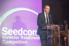 PEYE 221118 KB3 0320