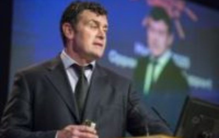 Good speaking shot of Aidan Gough 2014 e1557491613954